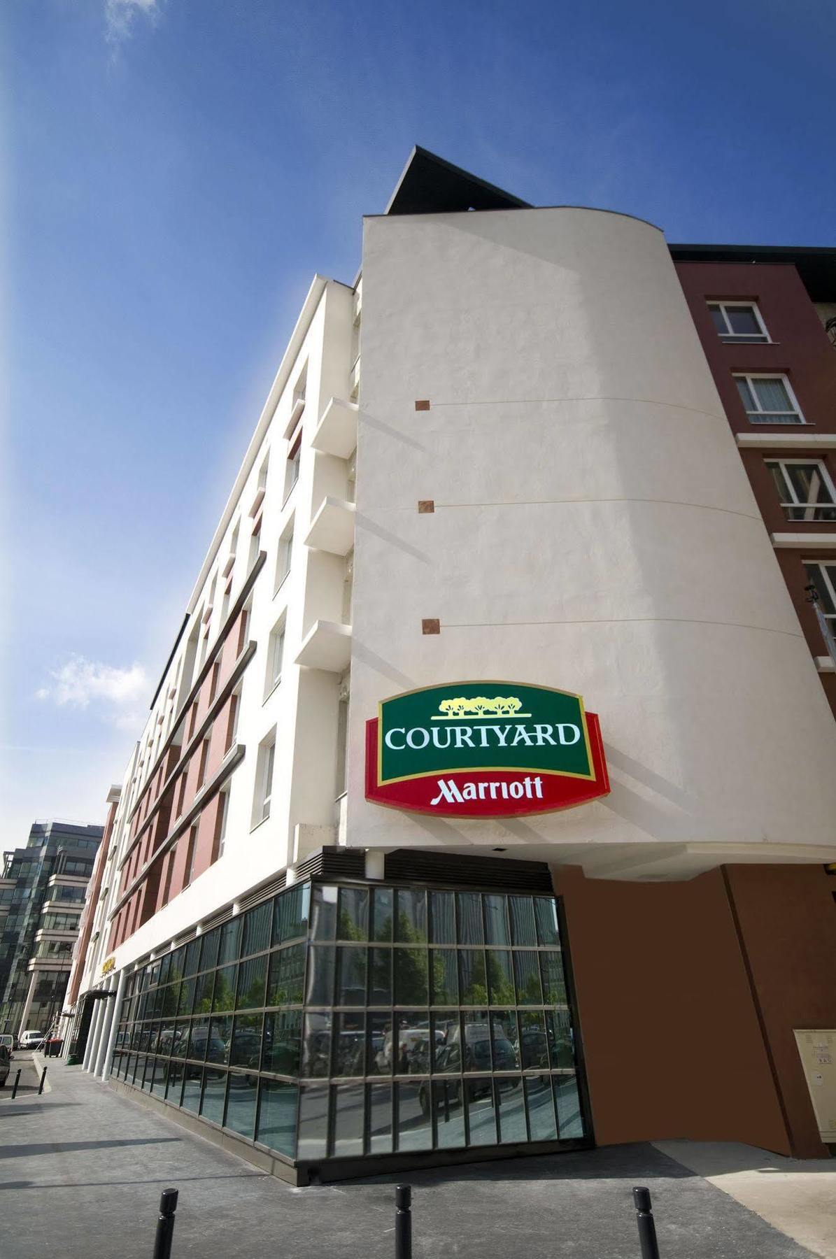 Courtyard By Marriott Paris Saint Denis Hotel Eksteriør billede